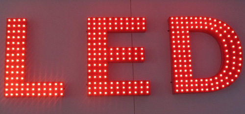 如何制作led沖孔字