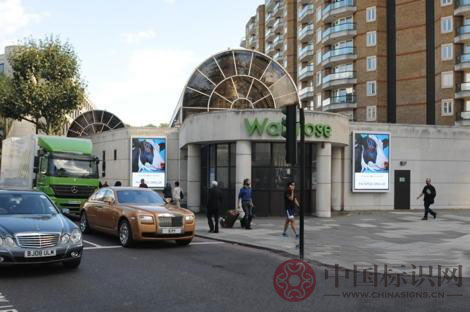 倫敦戶外數(shù)字標(biāo)牌廣告牌演繹大眾藝術(shù)