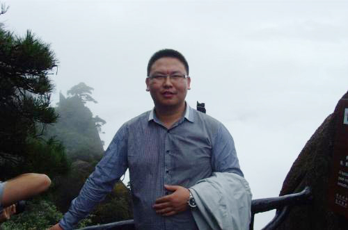 江蘇省常熟市兆豐轉(zhuǎn)移印花器材有限公司 總經(jīng)理 付立兆