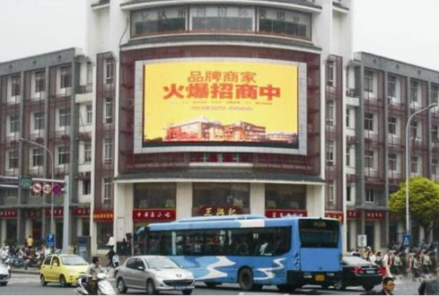 戶外LED顯示屏深受大眾歡迎