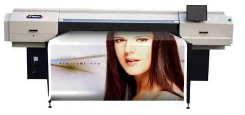 第一臺(tái)UV型噴繪機(jī)LJII1800SUV