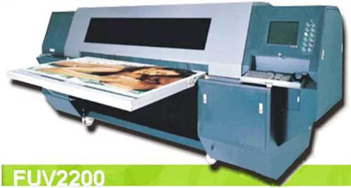 第一臺(tái)平卷兩用UV噴繪設(shè)備FUV2200