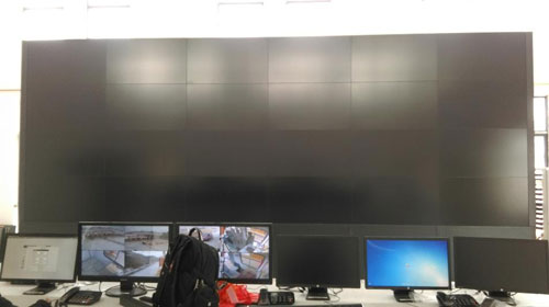 24塊三星UD55C-B組成的監(jiān)控墻