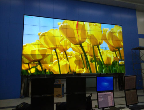 齊魯石化勝利煉油廠(chǎng)使用48臺(tái)UD55C-B組建監(jiān)控大屏