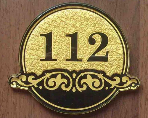 滴膠標(biāo)牌制作注意事項(xiàng)