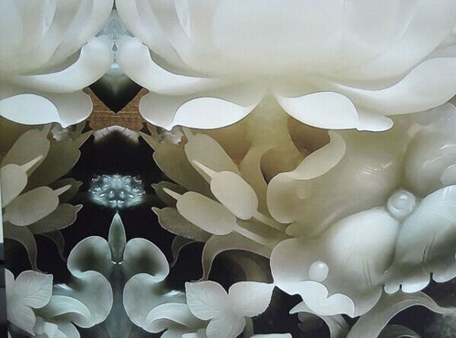 玻璃背景墻噴繪機在絲網(wǎng)印刷領(lǐng)域應(yīng)用的優(yōu)勢