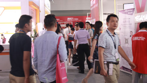 阿拉丁感謝有您，明年再會！