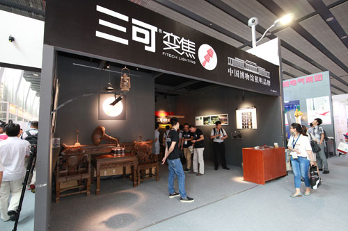 阿拉丁感謝有您，明年再會(huì)！