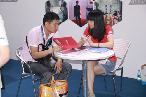 阿拉丁感謝有您，明年再會！