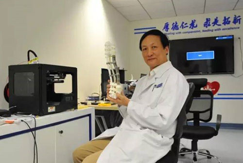 世界首個3D打印定制人工椎體植入術(shù)成功