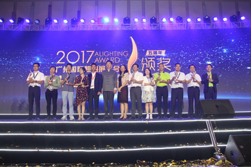 星光璀璨 2017阿拉丁神燈獎(jiǎng)?lì)C獎(jiǎng)晚會(huì)隆重舉行！