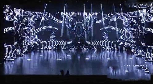 看LED顯示屏企如何用優(yōu)異產(chǎn)品攪弄商顯市場風(fēng)云！