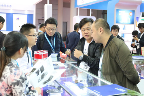 千家名企掘金百億市場|2017深圳國際全觸與顯示展盛大開幕