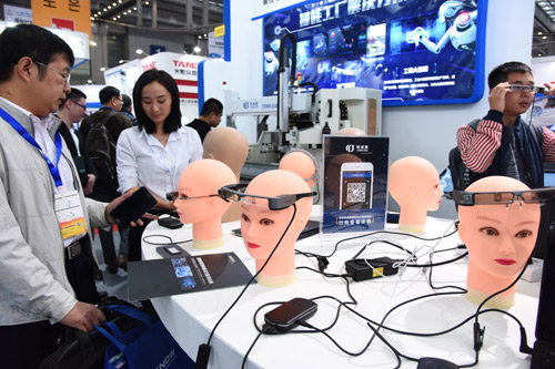 顯示器件成為消費(fèi)電子核心驅(qū)動(dòng)力，DISPLAY CHINA 2018揚(yáng)帆起航