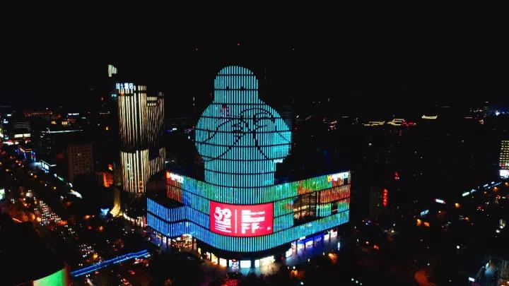 “大笨屏”的聰明“玩”法！為解決LED戶外顯示屏空置難題及LED屏企帶來新啟示