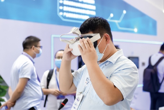 引領(lǐng)未來顯示新紀元，2024深圳國際全觸與顯示展柔性顯示技術(shù)展區(qū)看點精彩紛呈