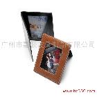 供應(yīng)仿真皮折疊相框設(shè)計(jì)☆婚慶禮品精美相框定做☆廣告禮品像架