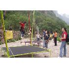 ，兒童蹦極！