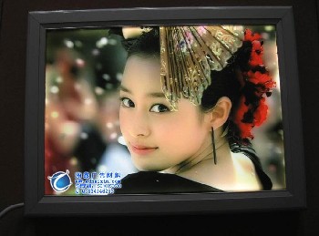 廣告燈箱