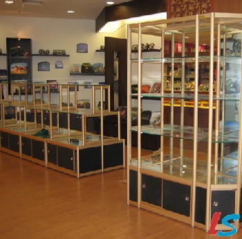 青島展柜展架貨架柜臺(tái)歐博商業(yè)制作