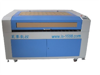 雙色板激光雕刻機(jī) 標(biāo)牌激光雕刻機(jī)設(shè)備