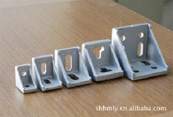 專業(yè)生產(chǎn)工業(yè)鋁型材配件，工作臺(tái)及展覽架子制作加工